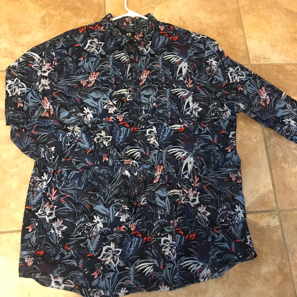 Men’s H&M long sleeve shirt